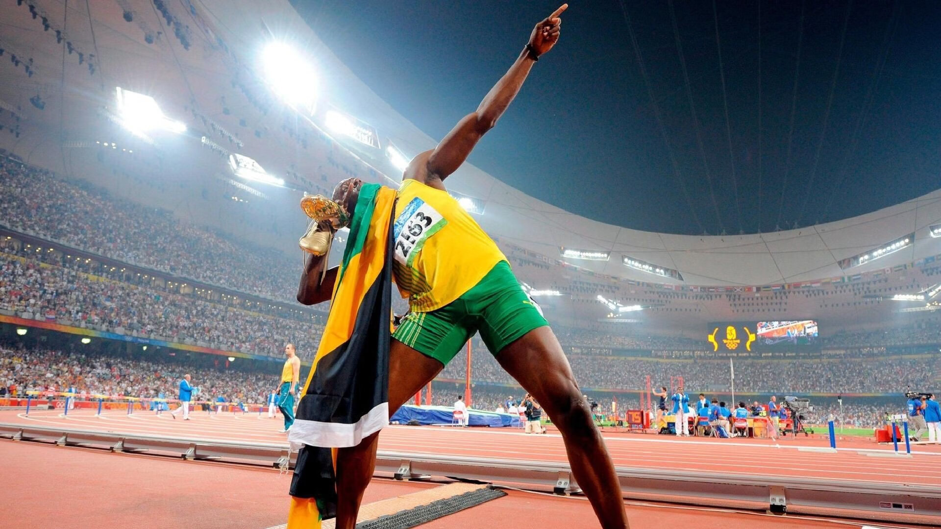 拉尼·帕利斯特冲刺瞬间吸引全场目光，帕尼尼利拉德