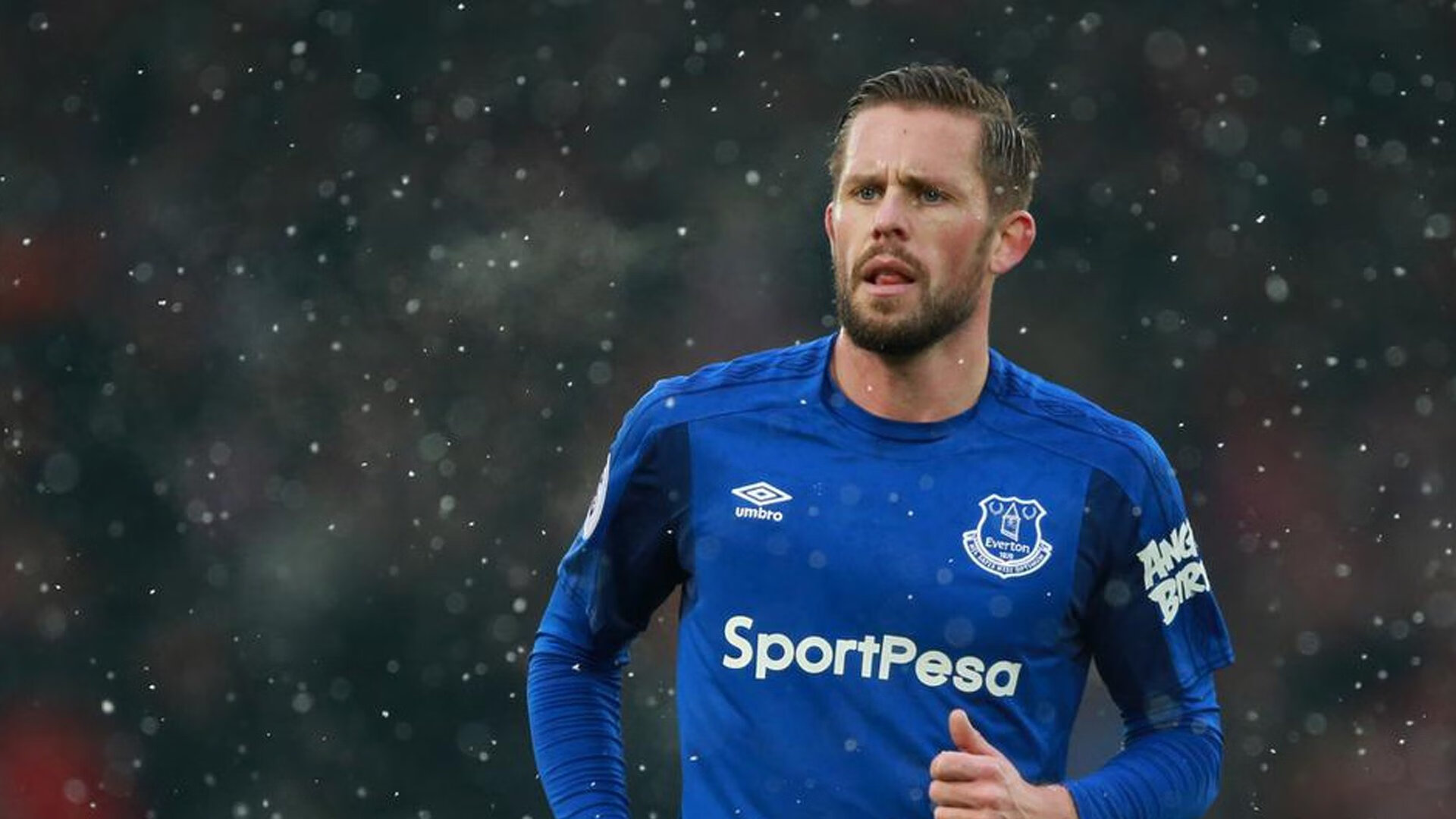 五大联赛球员位置重塑体现战术革新,五大联赛榜首